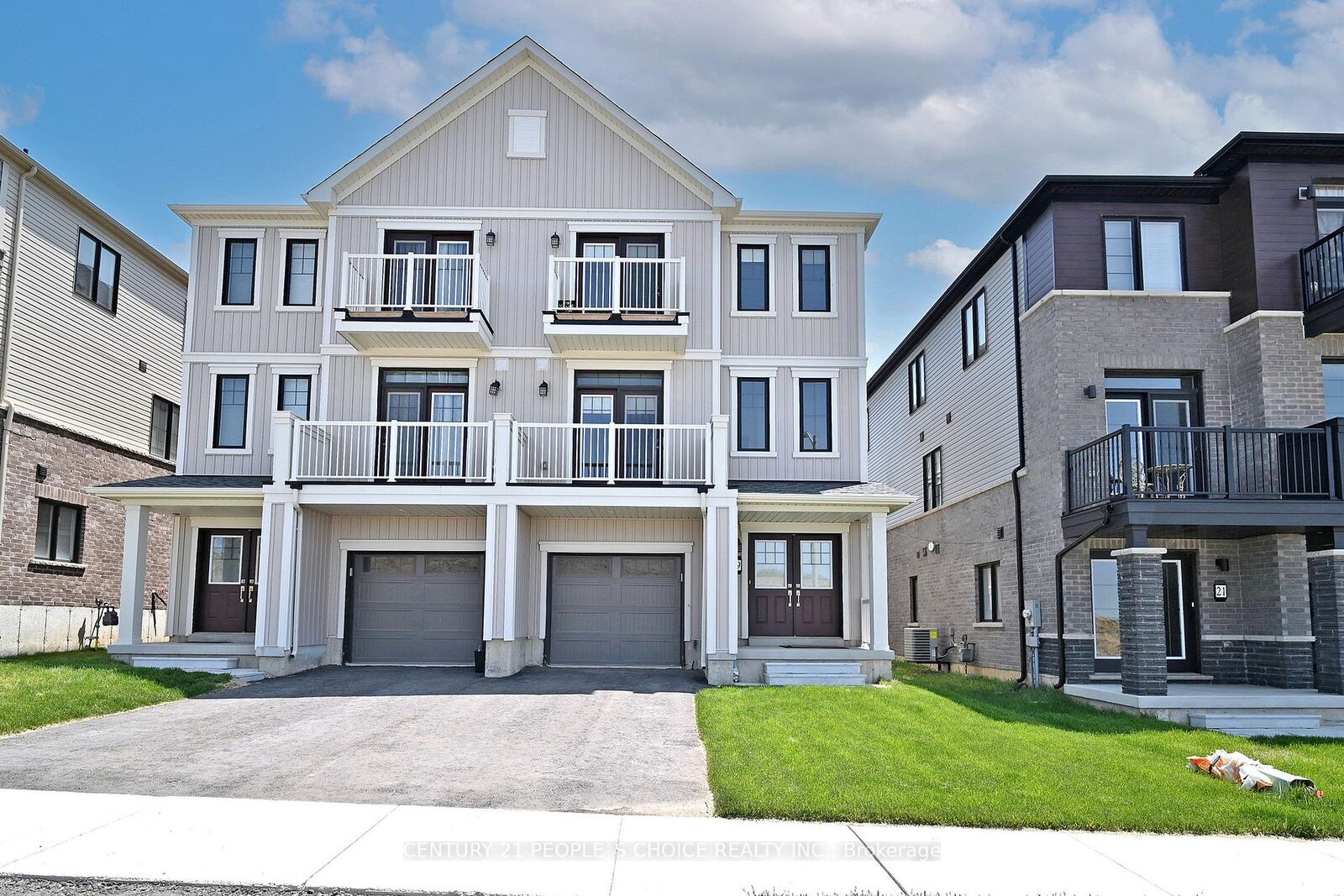 Property Photo: 19 Central Market Drive ON N3W 0J3