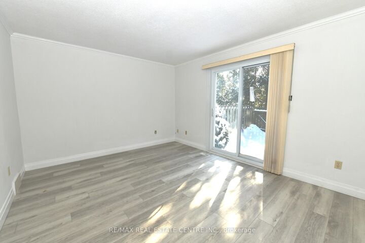 Property Photo: 1247 Huron Street 111 ON N5Y 4X7