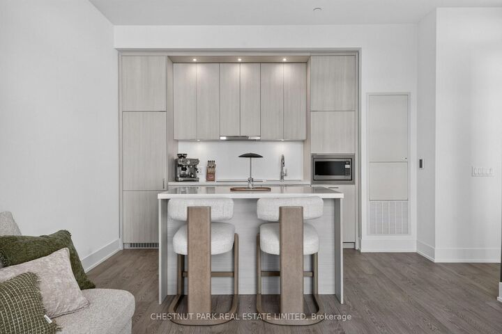 Property Photo:  259 The Kingsway N/A Mz02  ON M9A 0G2 
