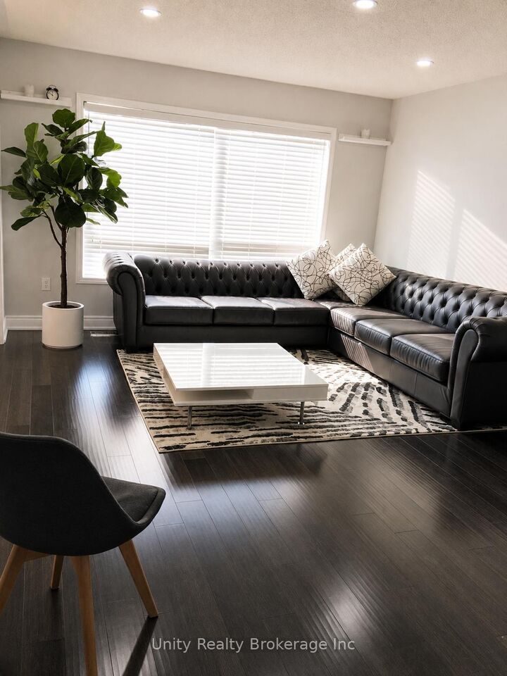 Property Photo: 16 Benmore Crescent ON L6P 2S8