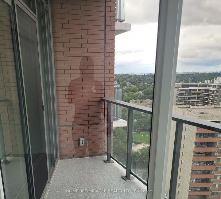Property Photo:  4010 Eglinton Avenue W 1909  ON M9A 0G5 