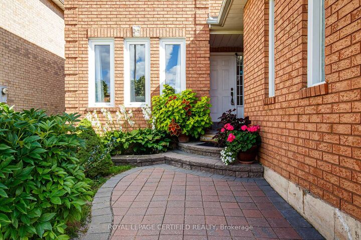 Property Photo: 1448 Rose Haven Road ON L5V 1H1