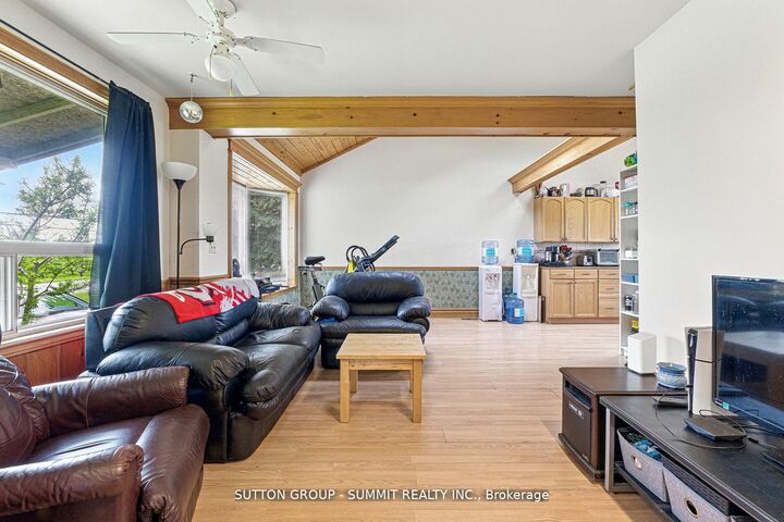 Property Photo: 8555 Heritage Road ON L6Y 0E4