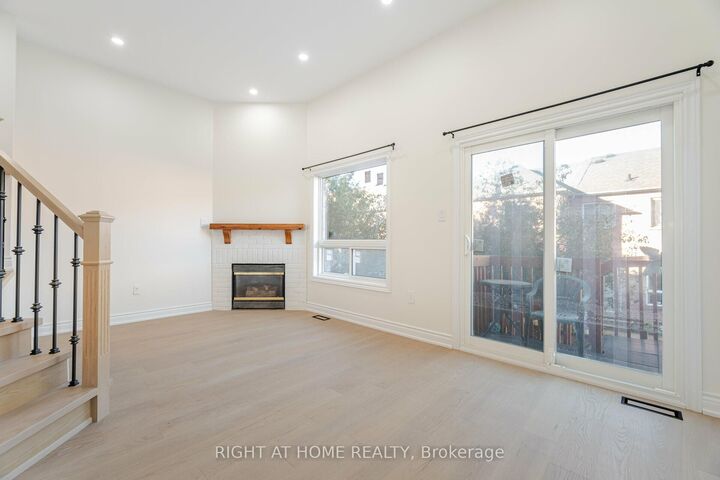Property Photo:  1995 Pinegrove Avenue 13  ON L1V 6W4 