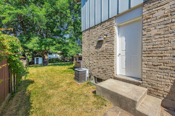 Property Photo: 1767 Aldersbrook Road ON N6G 3E2