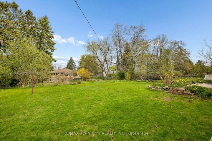 Property Photo:  146 Carson Drive  ON N2B 2Z2 