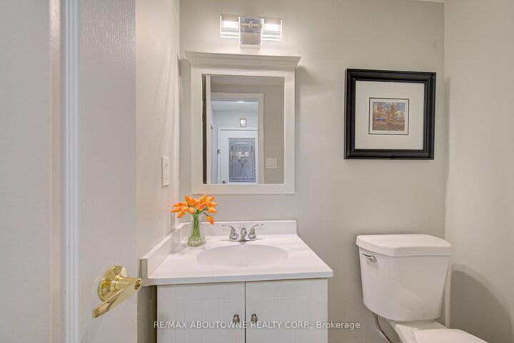 Property Photo: 1140 Avondale Drive ON L6H 5L3