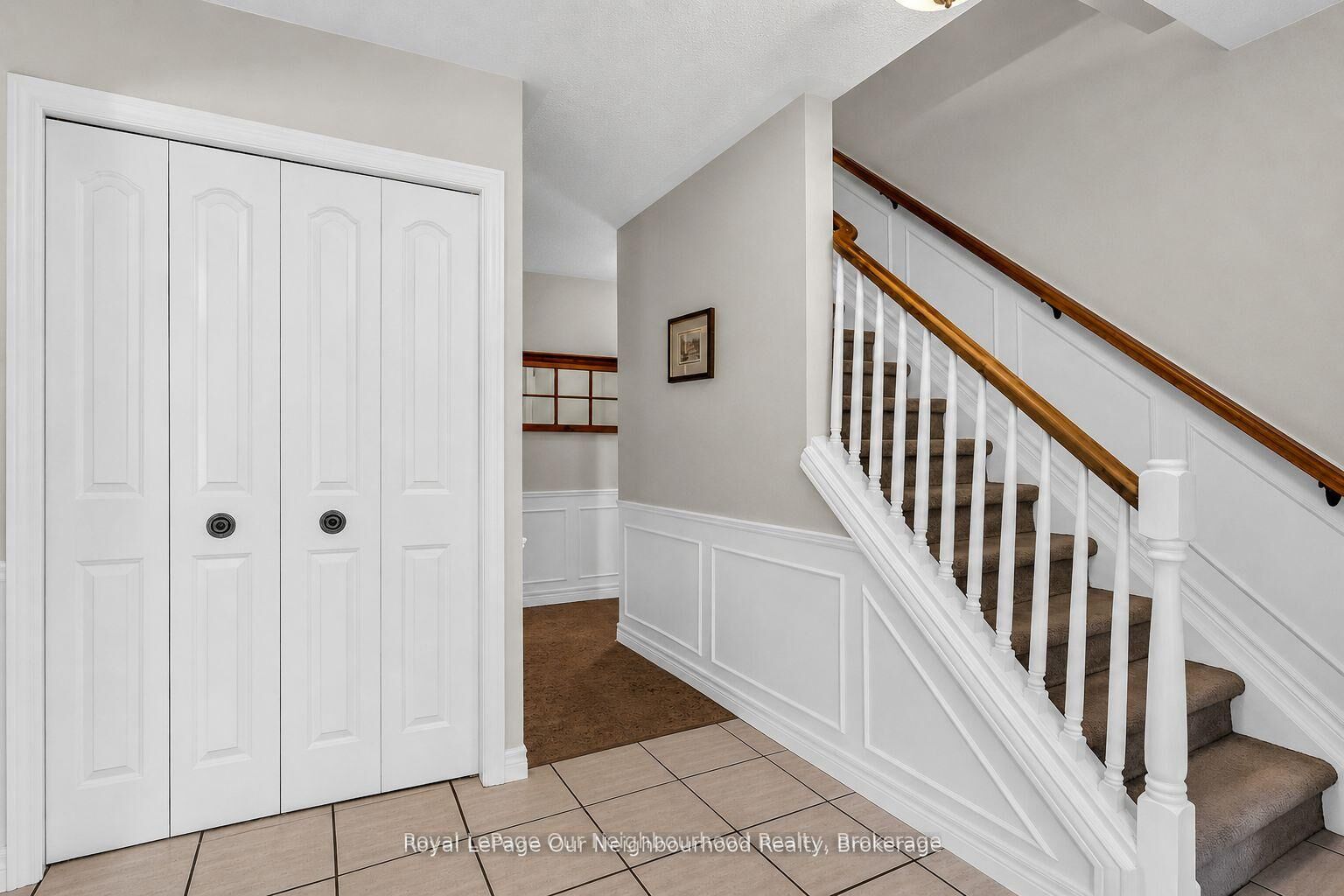 Property Photo: 67 Bartlett Crescent ON N6K 1W3
