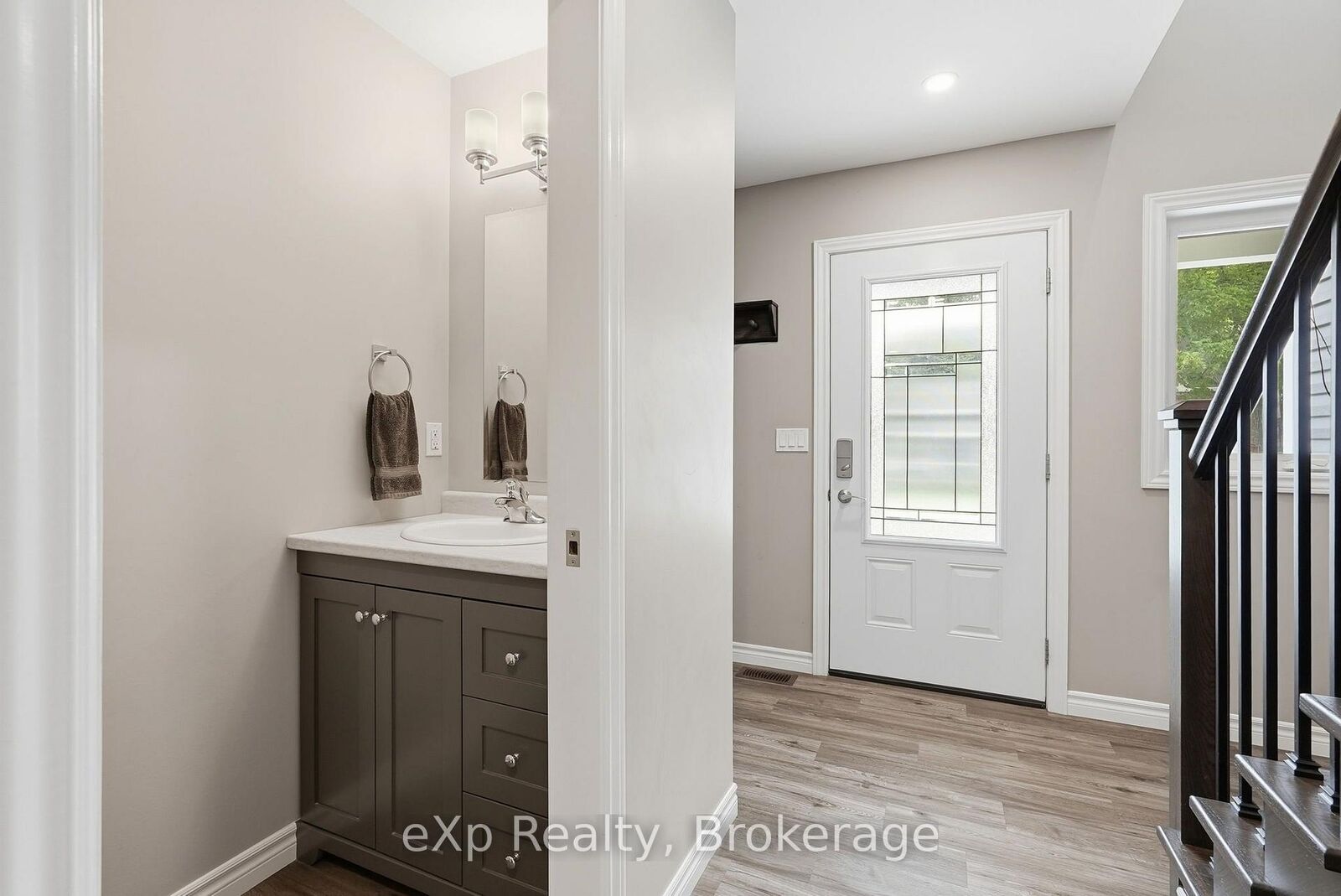 Property Photo:  324 David Winkler Parkway  ON N0G 2M0 