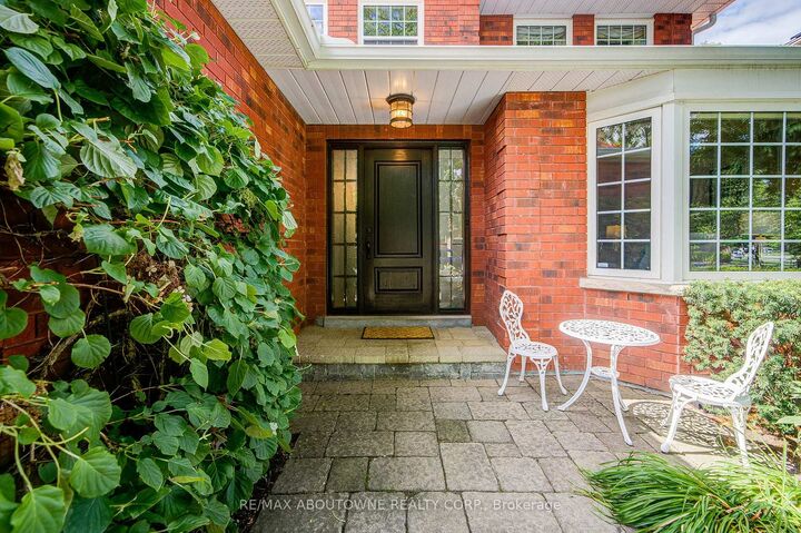 Property Photo: 1511 Stoneybrook Trail ON L6M 2R4