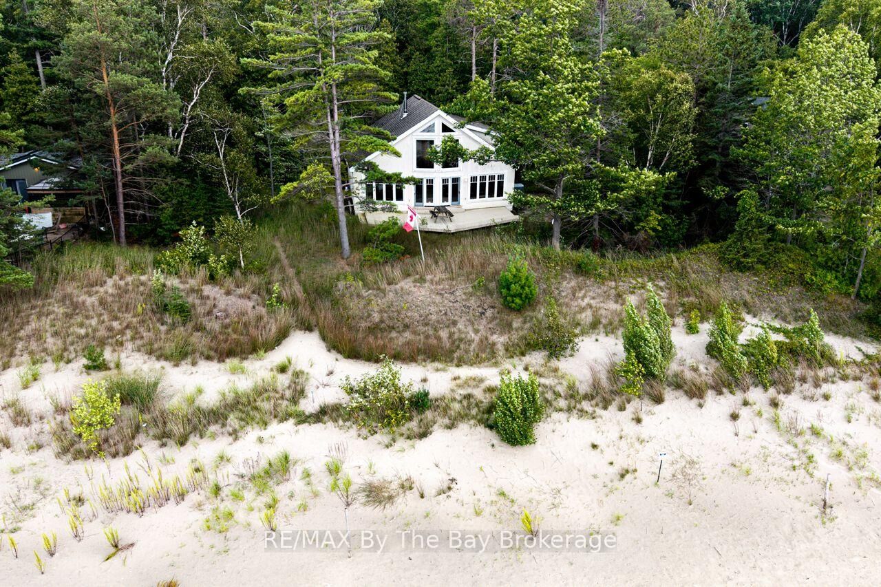 Photo de la propriété: 1170 Shore Lane ON L9Z 1Z8