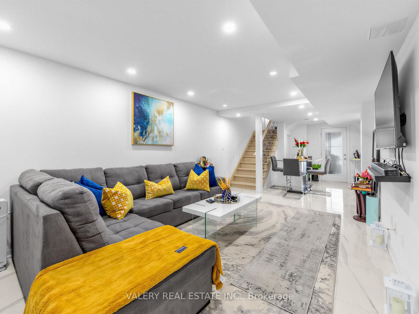 Property Photo:  64 Moreau Trail Lower  ON M1L 4V2 