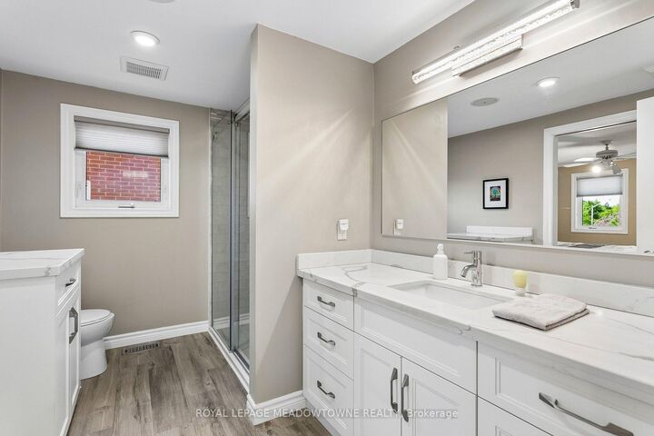 Property Photo:  3170 Plum Tree Crescent  ON L5N 4X3 