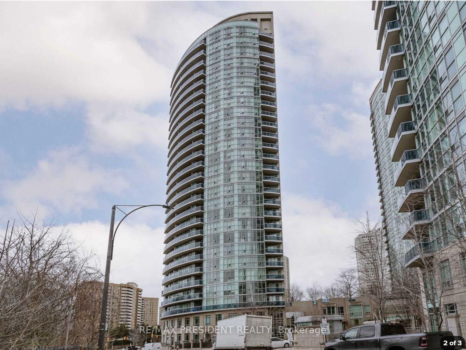 Property Photo: 90 Absolute Avenue 1605 ON L4Z 0A3