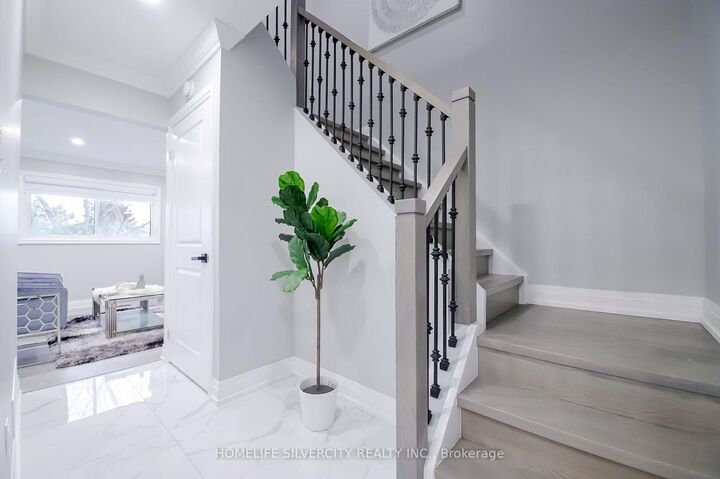 Property Photo:  50 Silverbell Grove 4  ON M1B 2L7 
