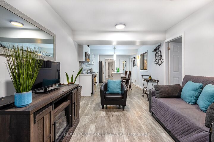 Property Photo:  524 Simcoe Street S Lower  ON L1H 4J8 