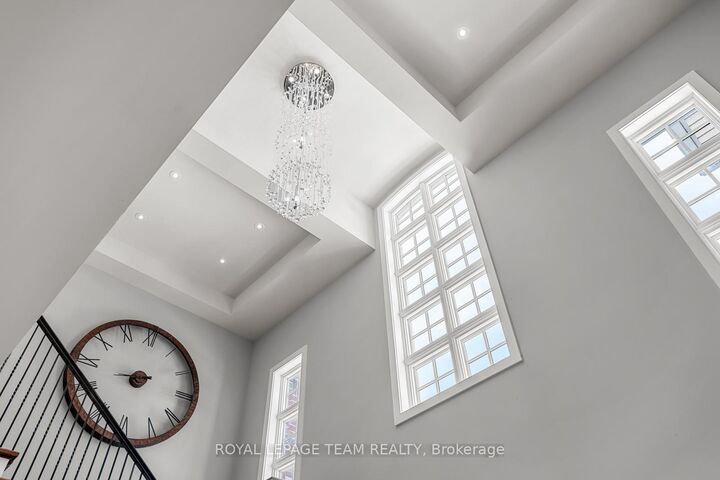 Property Photo: 250 Sandridge Road ON K1L 5A2