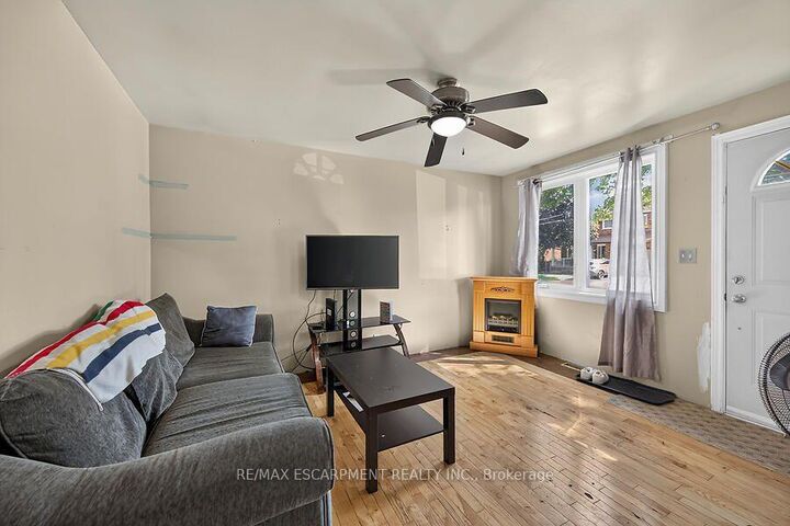 Property Photo:  576 Rosseau Road  ON L8K 4T8 