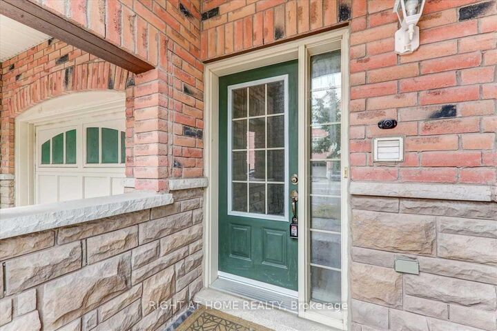 Property Photo:  23 Linnell Street  ON L1Z 0K9 