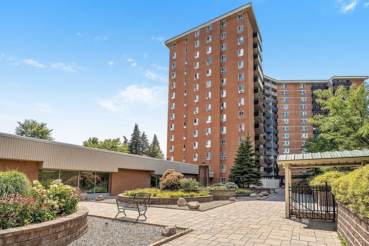 Property Photo: 2000 Jasmine Crescent 1406 ON K1J 8K4