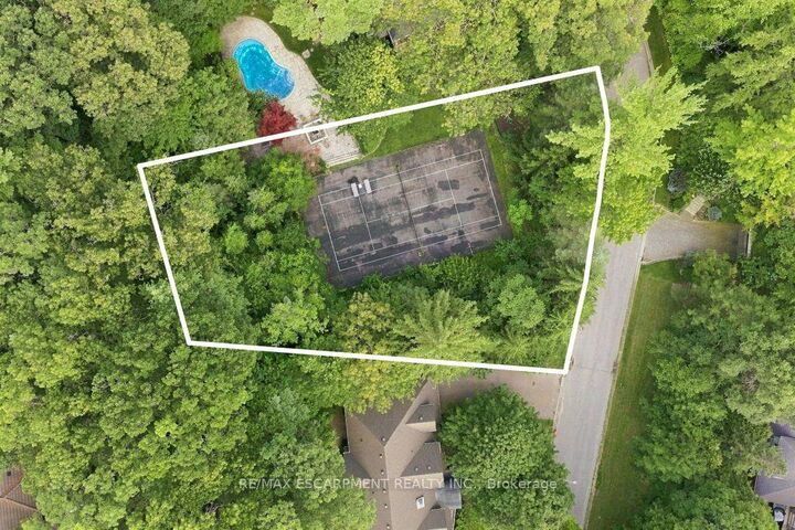 Photo de la propriété:  2035 Heartwood Court  ON L5C 4P7 