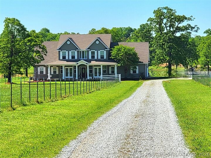Property Photo: 450778 E 1000 Road OK 74435