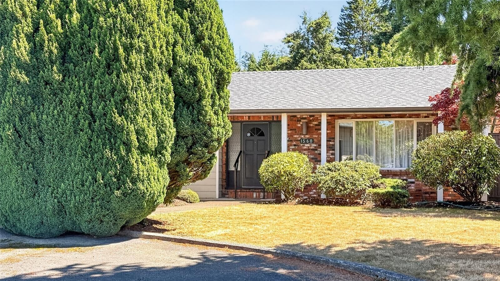 Property Photo:  1568 Marine Cir  BC V9P 1Y6 