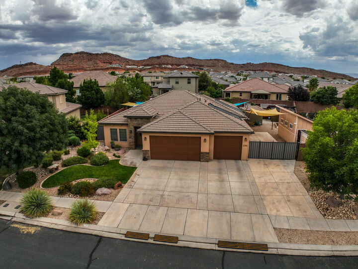 Property Photo: 2794 E Carmine Dr UT 84790