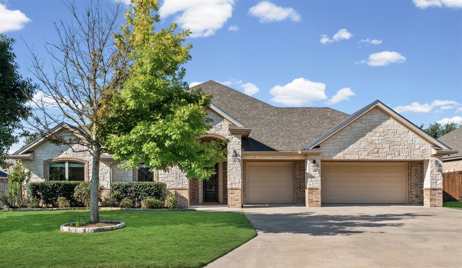 Property Photo: 2007 Chamberlain Lane TX 76502