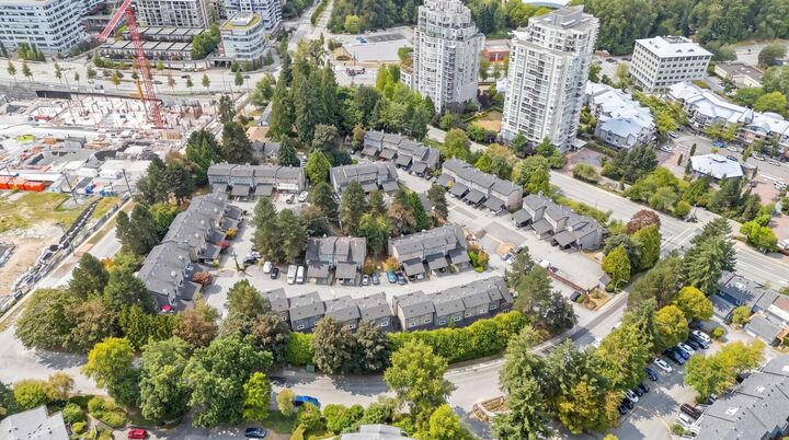 Property Photo: 231 Balmoral Place BC V3H 4B9