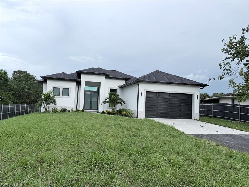 Property Photo:  472 12th St NE  FL 34120 
