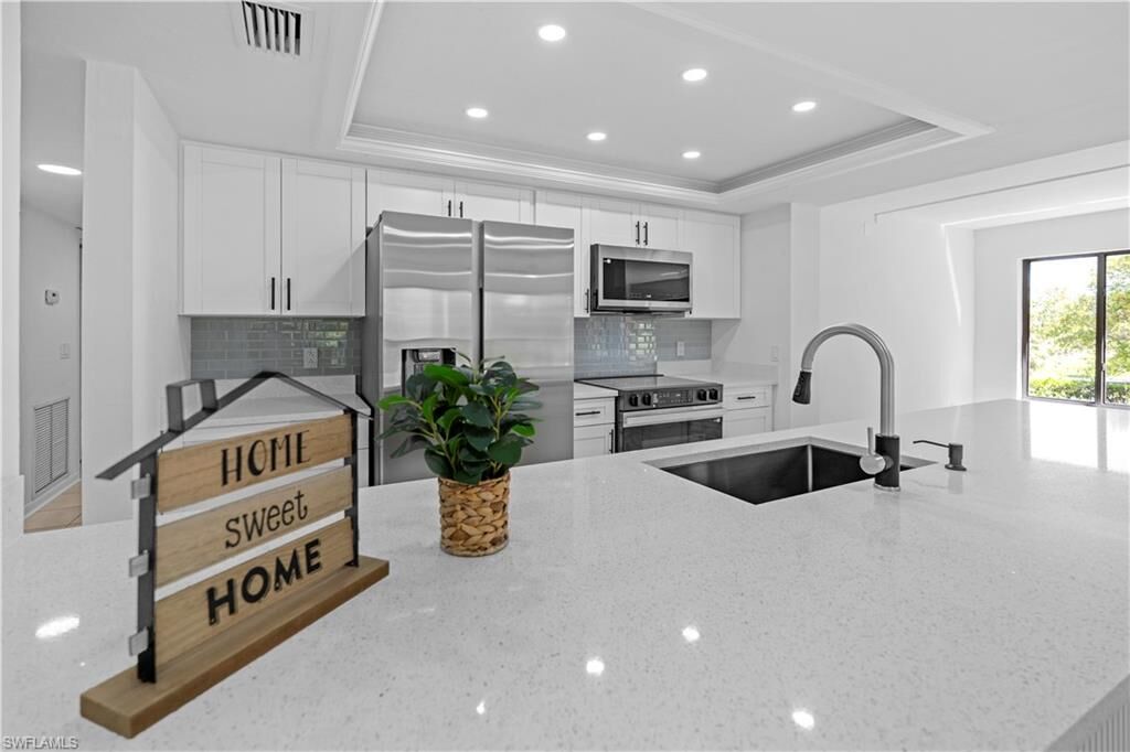 Property Photo:  6216 Cougar Run 202  FL 33908 