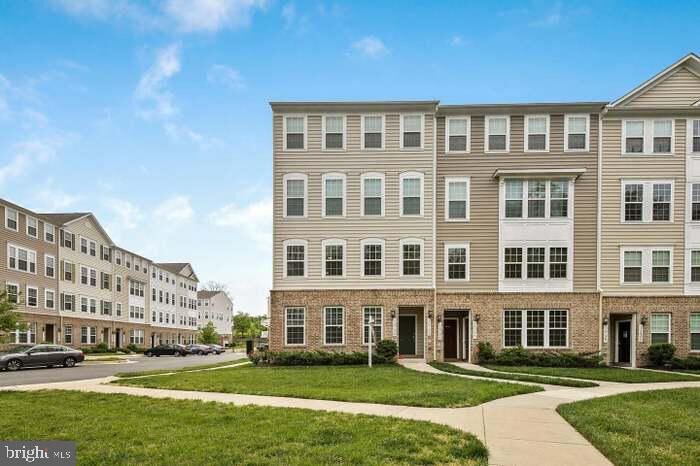 Property Photo: 14790 Mason Creek Circle VA 22191