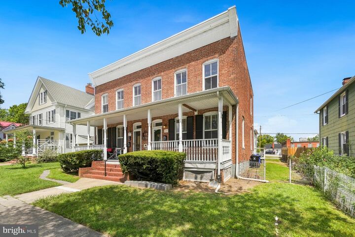 Property Photo: 335 Prince George Street MD 20707