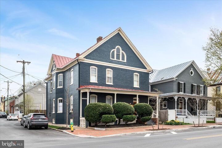 Property Photo:  402 S Loudoun Street 4  VA 22601 