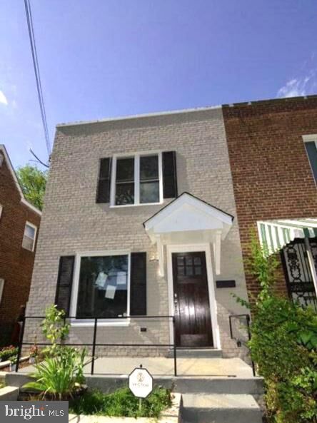Property Photo:  612 Brandywine Street SE  DC 20032 