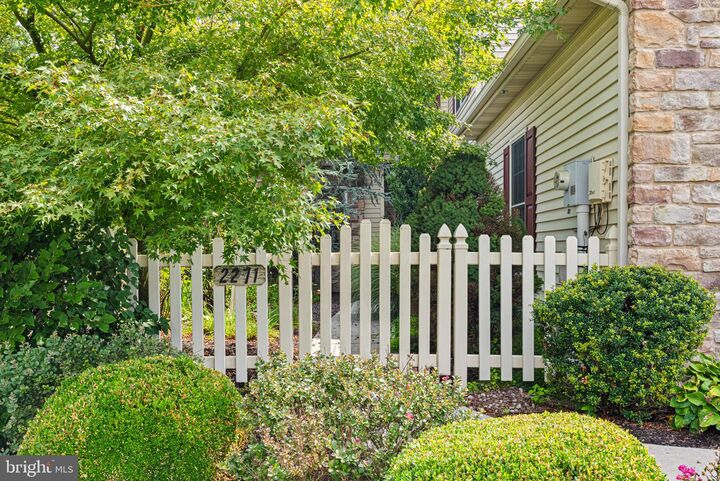 Property Photo:  2271 Southpoint Drive  PA 17036 