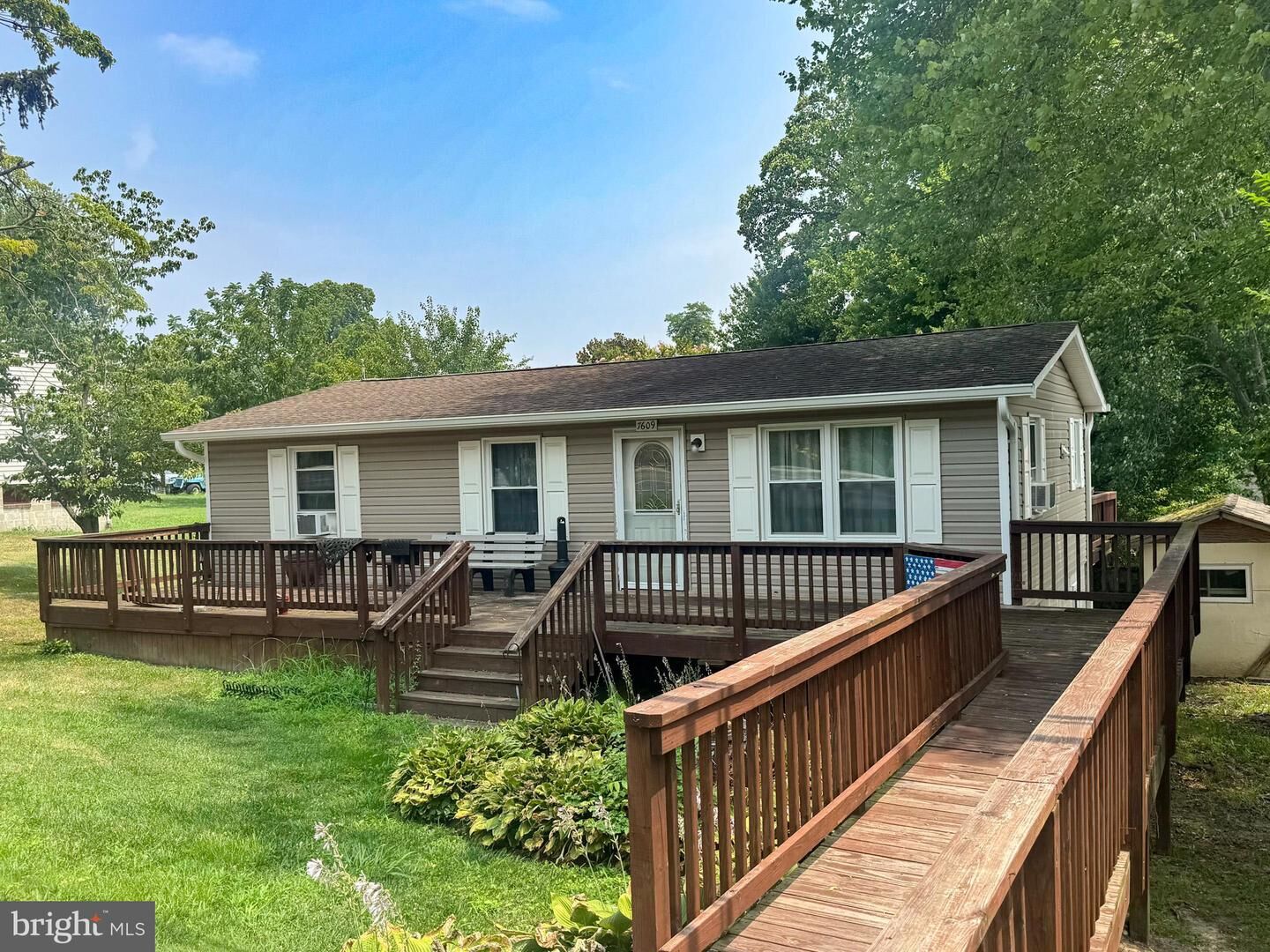 Property Photo: 7609 Bayside Road MD 20732