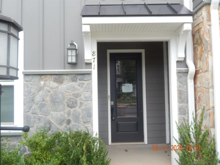 Property Photo: 871 Arboleda Dr VA 22932