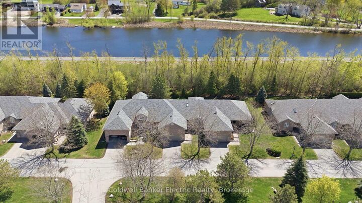 Property Photo: 300 Franmor Drive 40 ON K9H 7R2