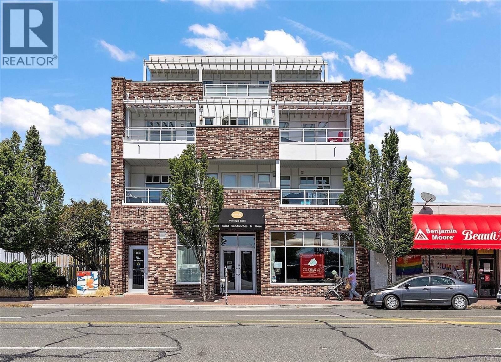 Property Photo: 2348 Beacon Avenue 203 BC V8L 1X3