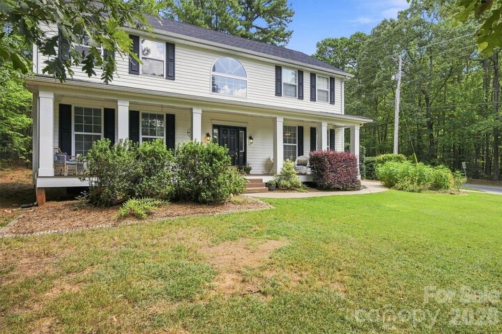Property Photo: 3686 Lake Bluff Drive NC 28673