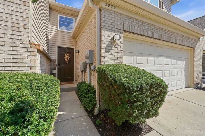 Property Photo: 3875 Thorngate Drive OH 45040