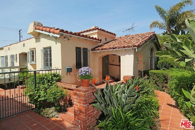 Property Photo:  1054 Princeton St  CA 90403 