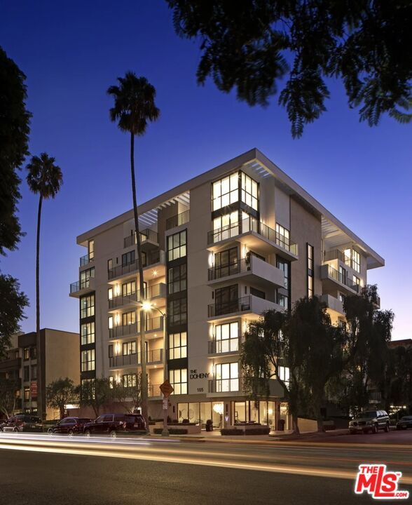 Property Photo:  105 S Doheny Dr, Unit Ph2  CA 90048 