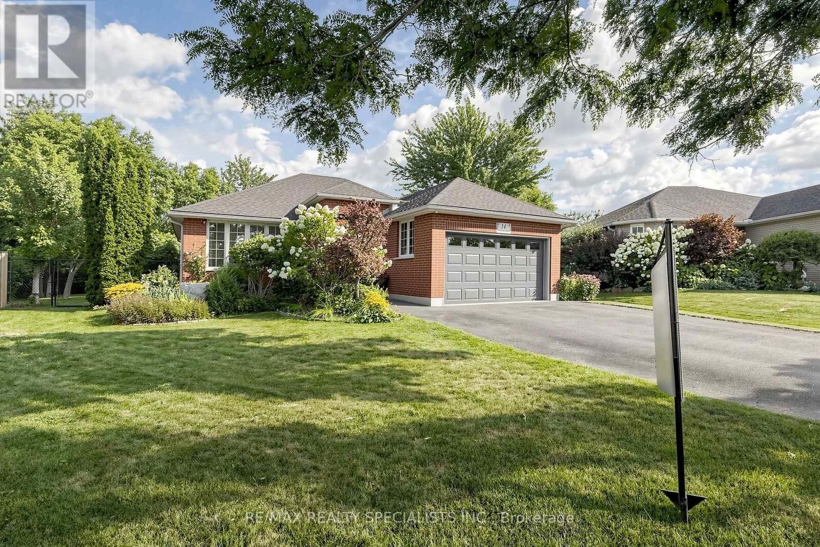 Property Photo:  14 Kimberly Court  ON N3T 6M3 