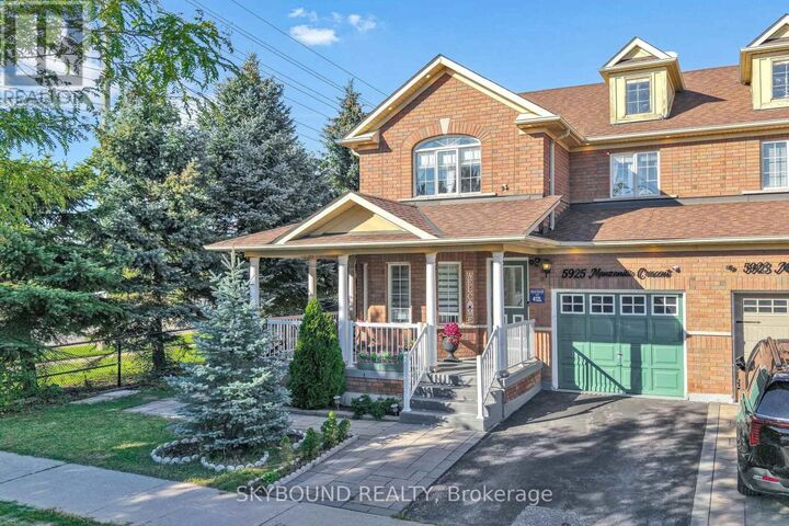 Property Photo:  5925 Manzanillo Crescent  ON L5M 6Y6 