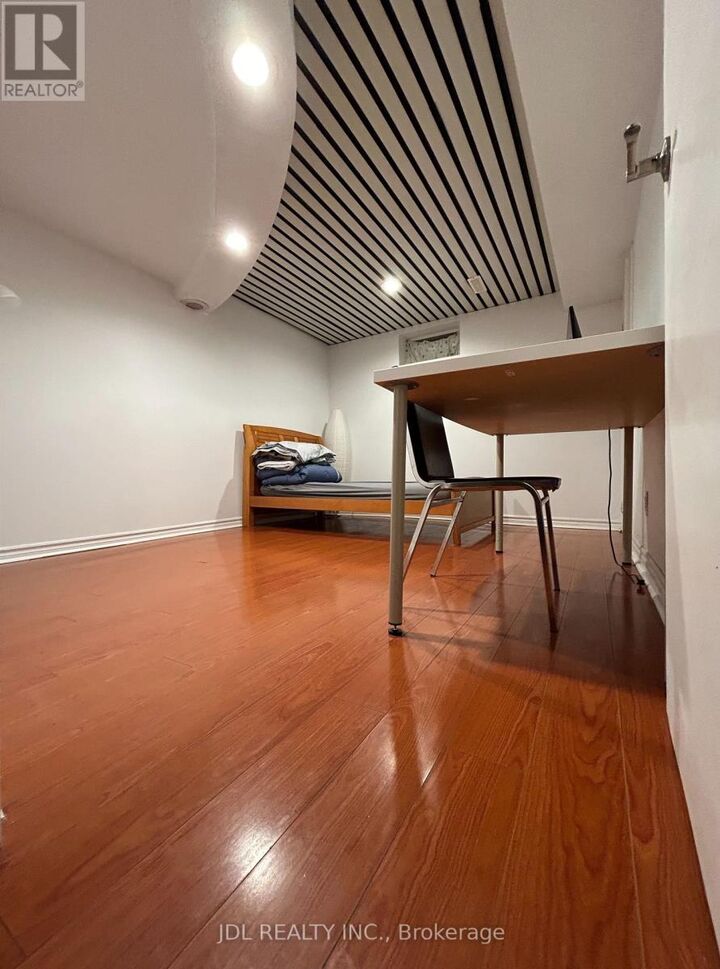Property Photo:  44 Glencoyne Cres Crescent  ON M1W 2Z2 