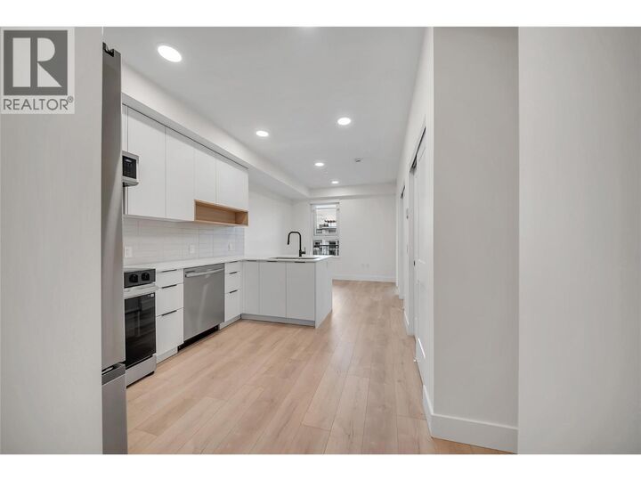 Property Photo:  620 Coronation Avenue 502  BC V1Y 7A5 