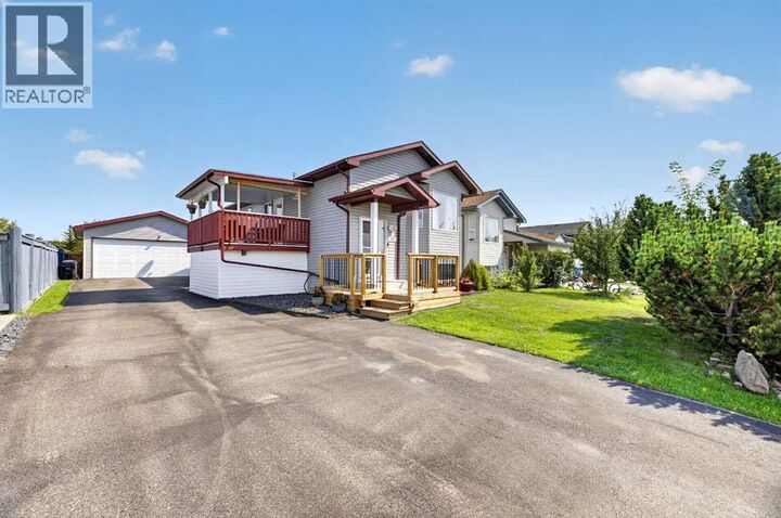 Property Photo: 132 Meadowpark Drive AB T0M 0N0